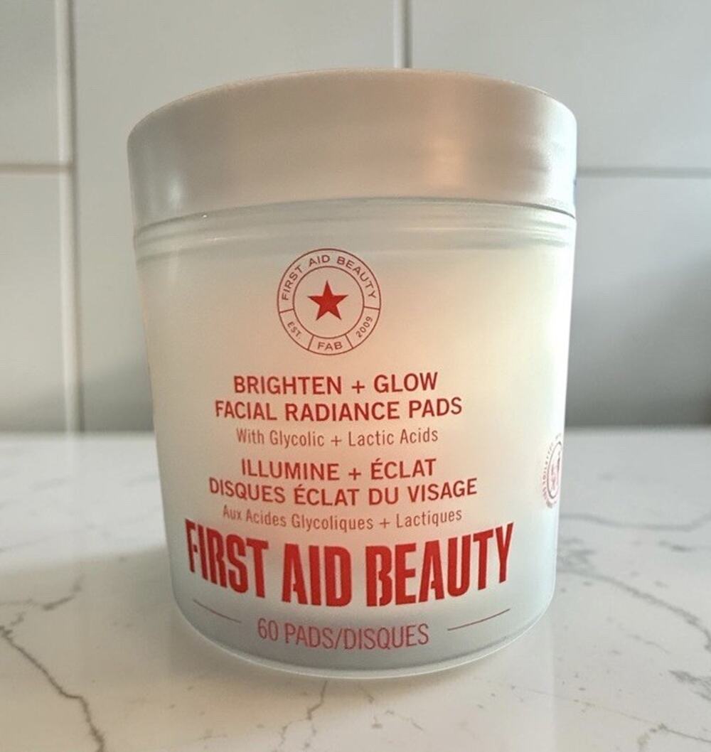 FIRST AID BEAUTY Facial Radiance Pads 60 ct NEW/SEALED